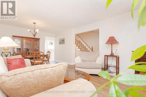 26 Candlewood Court, Brampton, ON - Indoor Photo Showing Living Room