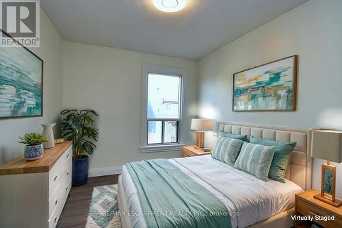 64 Crooks Street, Hamilton, ON - Indoor Photo Showing Bedroom