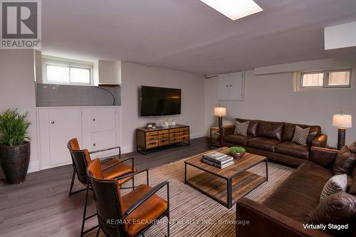 64 Crooks Street, Hamilton, ON - Indoor Photo Showing Living Room