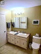 Ensuite with double vanity - 