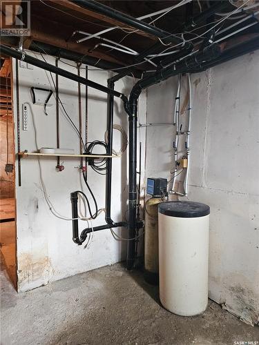 204 1St Avenue E, Rosetown, SK - Indoor Photo Showing Basement