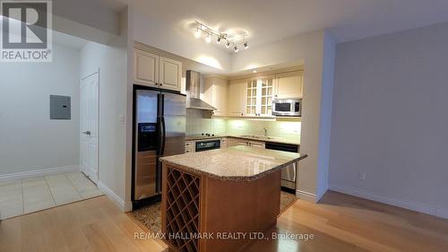 414 - 77 Mcmurrich Street, Toronto, ON - Indoor Photo Showing Kitchen