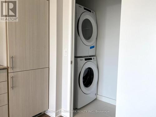 326 - 4055 Parkside Village Drive, Mississauga, ON - Indoor Photo Showing Laundry Room