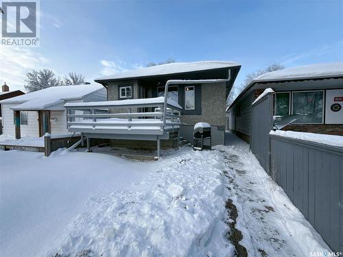 916 Athol Street, Regina, SK - Outdoor