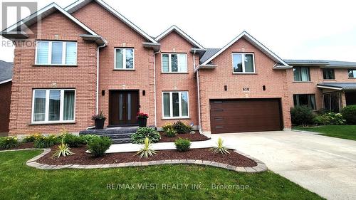 610 Stonebury Crescent, Waterloo, ON - Outdoor With Facade