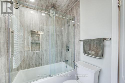 610 Stonebury Crescent, Waterloo, ON - Indoor Photo Showing Bathroom