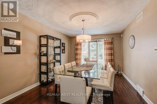 610 Stonebury Crescent, Waterloo, ON - Indoor Photo Showing Dining Room