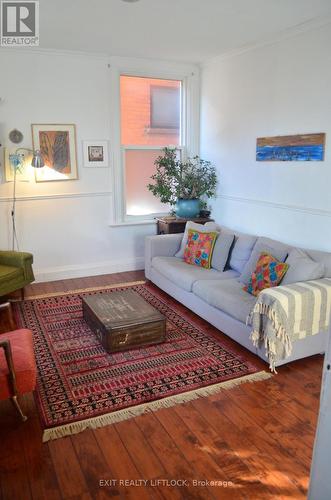 512 Charlotte Street, Peterborough (Downtown), ON - Indoor Photo Showing Living Room