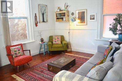 512 Charlotte Street, Peterborough (Downtown), ON - Indoor Photo Showing Living Room