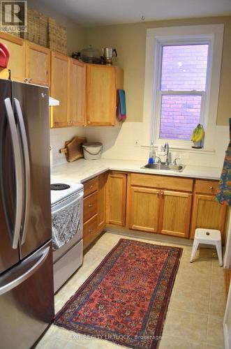 512 Charlotte Street, Peterborough (Downtown), ON - Indoor Photo Showing Kitchen