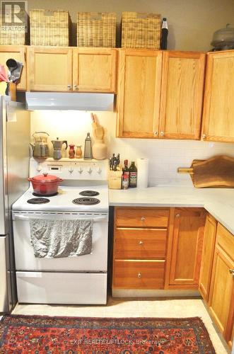 512 Charlotte Street, Peterborough (Downtown), ON - Indoor Photo Showing Kitchen