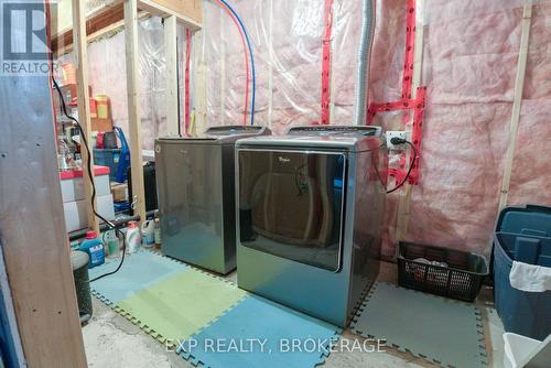 1055 Almost Lane, North Frontenac (Frontenac North), ON - Indoor Photo Showing Laundry Room