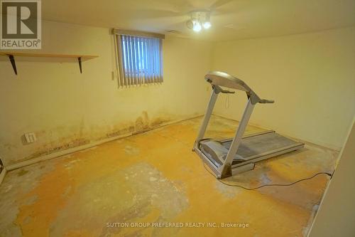 56 Orchard Street, London, ON - Indoor Photo Showing Gym Room