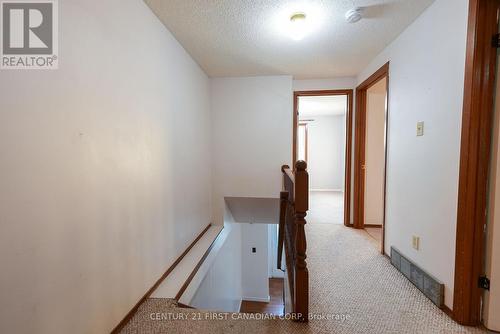 1002 Lawson Road, London, ON - Indoor Photo Showing Other Room