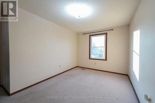 1002 Lawson Road, London, ON - Indoor Photo Showing Other Room