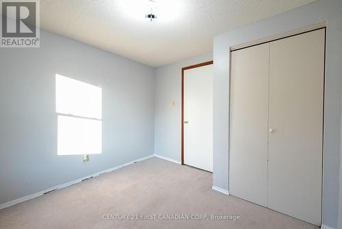 1002 Lawson Road, London, ON - Indoor Photo Showing Other Room