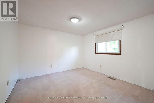 1002 Lawson Road, London, ON - Indoor Photo Showing Other Room