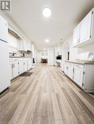 1399 Phillips Street, Fort Erie (334 - Crescent Park), ON - Indoor Photo Showing Kitchen