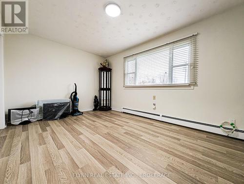 1399 Phillips Street, Fort Erie (334 - Crescent Park), ON - Indoor Photo Showing Other Room