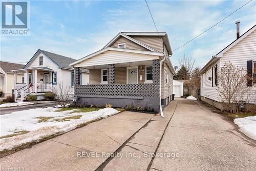 1 - 6413 Frederica Street, Niagara Falls (215 - Hospital), ON - Outdoor With Facade