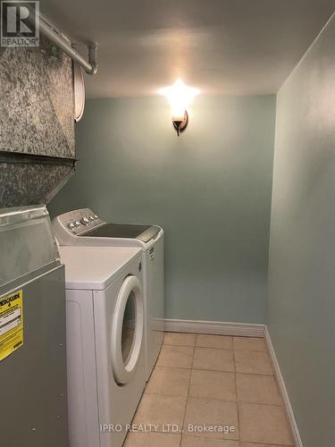 Bsmt - 19 St. Andrews Boulevard, Toronto, ON - Indoor Photo Showing Laundry Room