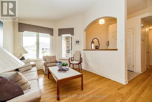 8 Nighthawk Crescent, Ottawa, ON - Indoor Photo Showing Living Room