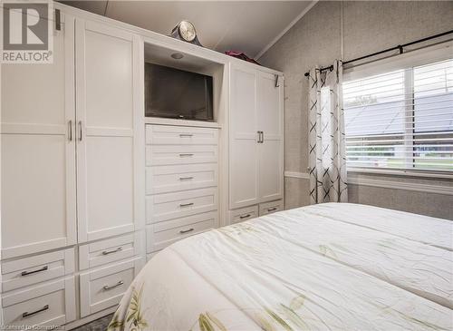 580 Beaver Creek Road Unit# 175, Waterloo, ON - Indoor Photo Showing Bedroom