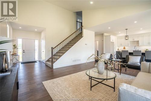 128 Landings Pass, Chatham, ON - Indoor Photo Showing Living Room