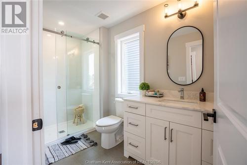 128 Landings Pass, Chatham, ON - Indoor Photo Showing Bathroom