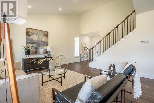 128 Landings Pass, Chatham, ON - Indoor Photo Showing Living Room