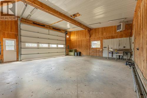 17 Park Avenue, Hearst, ON - Indoor Photo Showing Garage