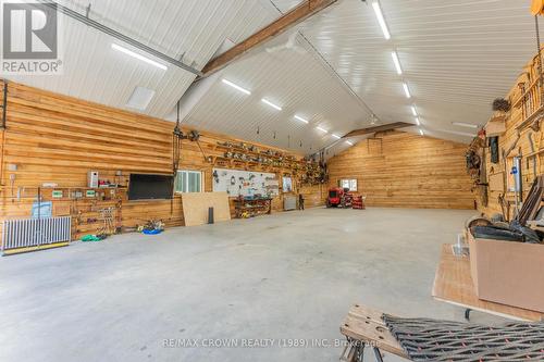 17 Park Avenue, Hearst, ON - Indoor Photo Showing Garage