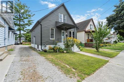 140 St Vincent Street, Sarnia, ON - Outdoor With Facade