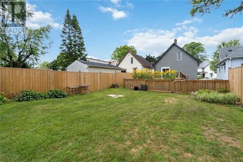 140 St Vincent Street, Sarnia, ON - Outdoor With Backyard