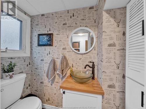 12 Crane Drive, Chatham, ON - Indoor Photo Showing Bathroom