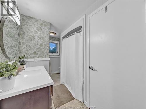 12 Crane Drive, Chatham, ON - Indoor Photo Showing Bathroom