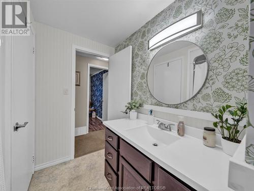 12 Crane Drive, Chatham, ON - Indoor Photo Showing Bathroom