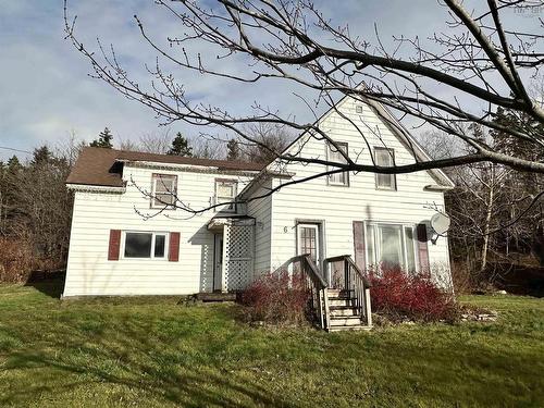 6 Lake Road, Sheet Harbour, NS 