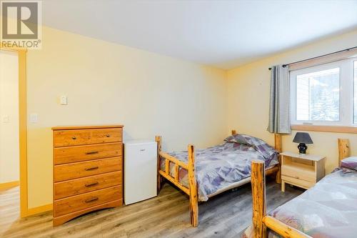 4559 Timberline Crescent Unit# 128, Fernie, BC - Indoor Photo Showing Bedroom