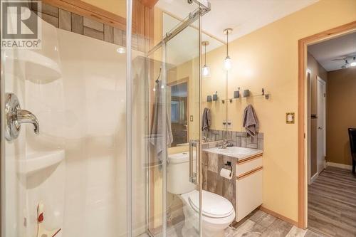 4559 Timberline Crescent Unit# 128, Fernie, BC - Indoor Photo Showing Bathroom