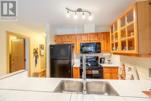 4559 Timberline Crescent Unit# 128, Fernie, BC - Indoor Photo Showing Kitchen