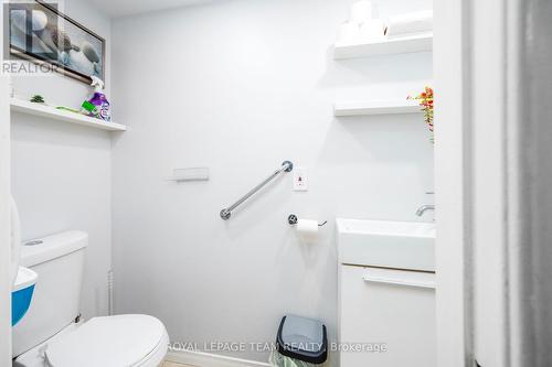 74 Royal Field Crescent, Ottawa, ON - Indoor Photo Showing Bathroom