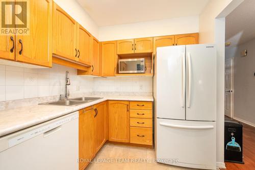 74 Royal Field Crescent, Ottawa, ON - Indoor Photo Showing Kitchen With Double Sink