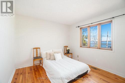 84 Dewar Avenue, Mcnab/Braeside, ON - Indoor Photo Showing Bedroom