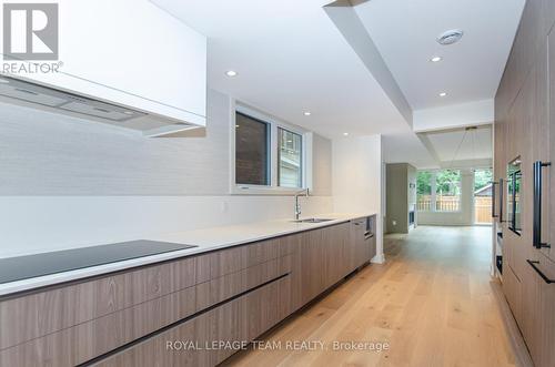 B - 13 Fifth Avenue, Ottawa, ON - Indoor Photo Showing Kitchen