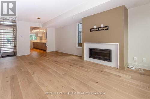 B - 13 Fifth Avenue, Ottawa, ON - Indoor Photo Showing Living Room With Fireplace