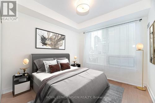 602 - 120 Homewood Avenue, Toronto, ON - Indoor Photo Showing Bedroom