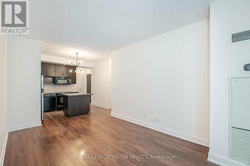 602 - 120 Homewood Avenue, Toronto, ON - Indoor Photo Showing Kitchen