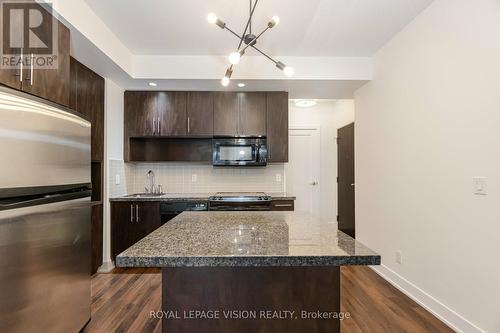 602 - 120 Homewood Avenue, Toronto, ON - Indoor Photo Showing Kitchen With Upgraded Kitchen