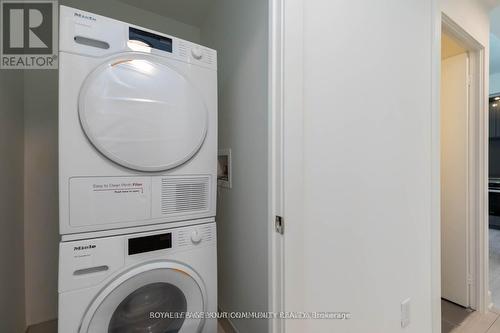 3605 - 15 Mercer Street S, Toronto, ON - Indoor Photo Showing Laundry Room